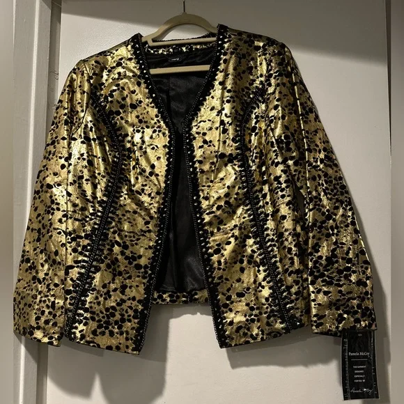 NWT: PAMELA MCCOY HOOK & EYE CLOSURE CHAIN DETAIL BLACK GOLD SUEDE JACKET🧡